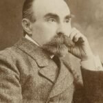 Georgi_Plekhanov_seated_portrait_(cropped)